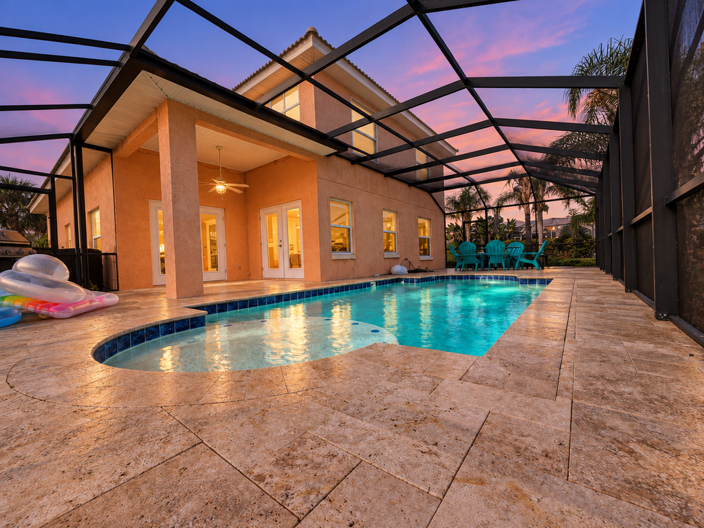 "Coral Casa" Amazing Pool House next to the Beach! 3 Min Walk! Awesome Pool!