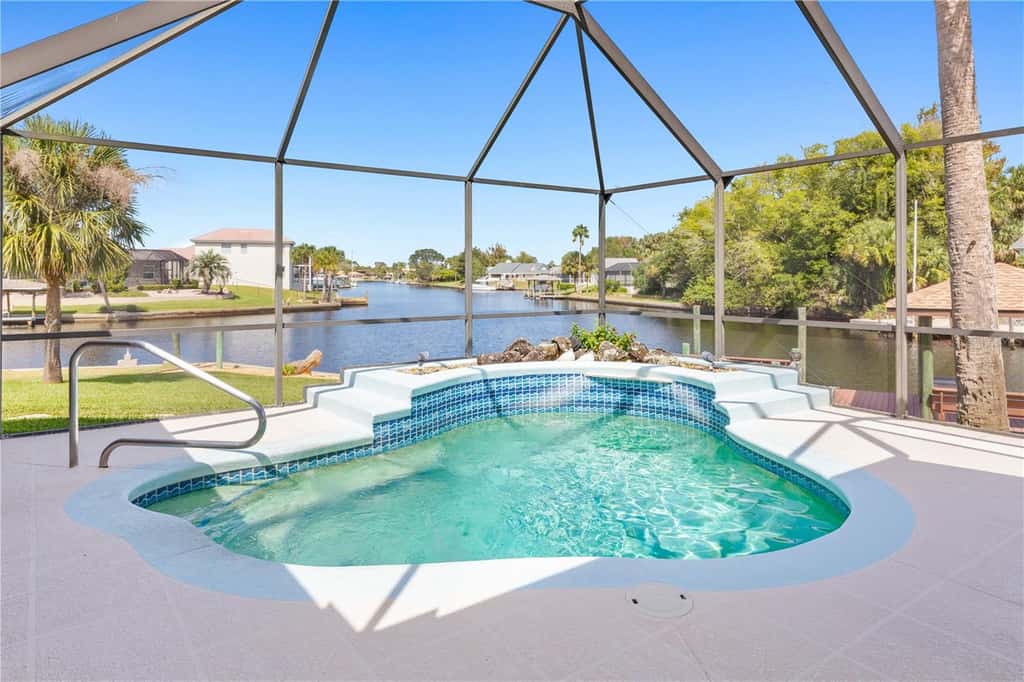 Captain's Key Waterside Retreat