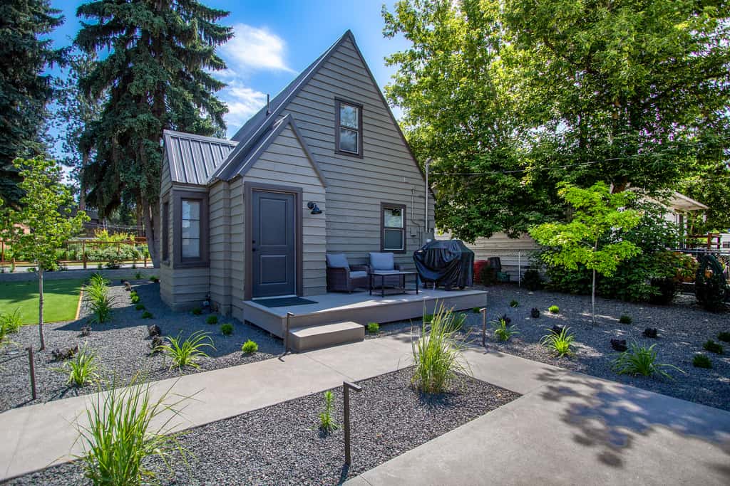 Downtown CDA Cottage | Deck, Fire Table & Grill