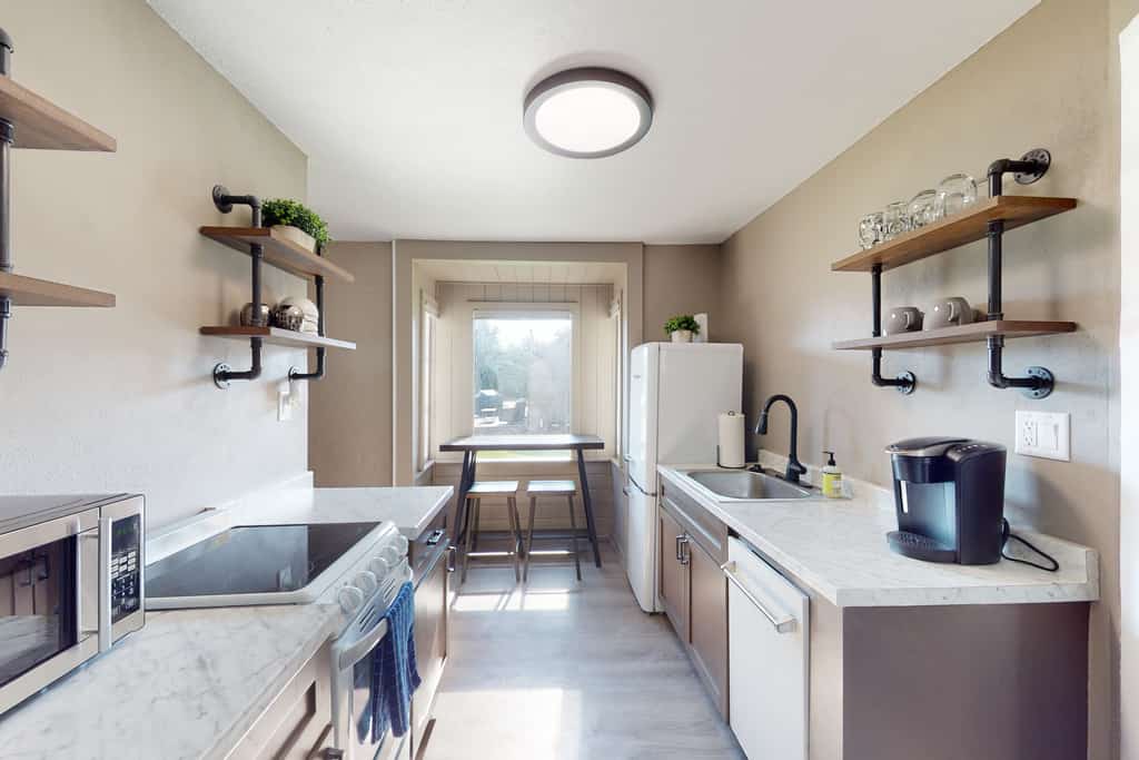 Set in the heart of Coeur d’Alene, this 2-bedroom, 1-bathroom home puts you close to the city’s lakefront, parks, dining, and downtown attractions. Spend the day exploring nearby trails and waterfront spots, then unwind on the private deck with a fire table and gas grill. Inside, you’ll find a comfortable living space and fully equipped kitchen, making it easy to enjoy both short getaways and longer stays.