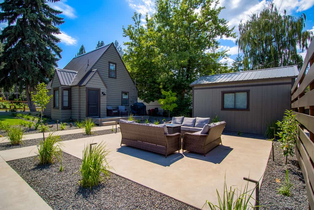 Set in the heart of Coeur d’Alene, this 2-bedroom, 1-bathroom home puts you close to the city’s lakefront, parks, dining, and downtown attractions. Spend the day exploring nearby trails and waterfront spots, then unwind on the private deck with a fire table and gas grill. Inside, you’ll find a comfortable living space and fully equipped kitchen, making it easy to enjoy both short getaways and longer stays.