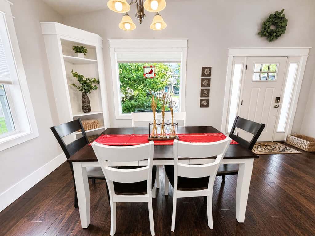 Spacious CDA Getaway | Fire Pit, BBQ & Backyard