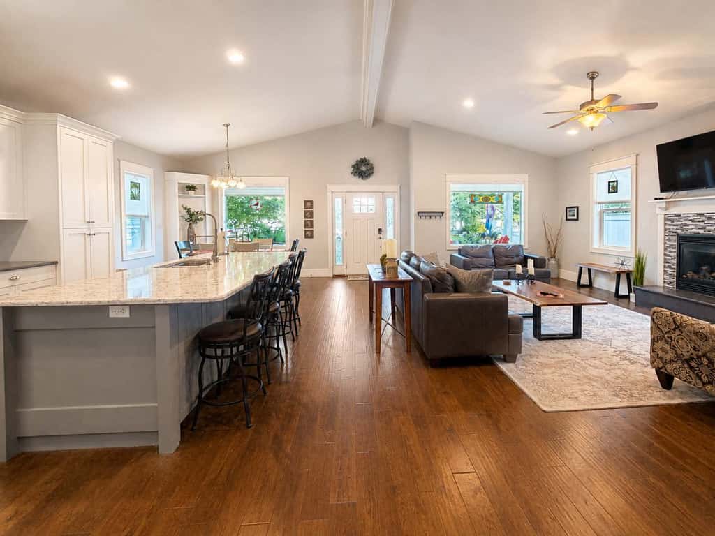 Spacious CDA Getaway | Fire Pit, BBQ & Backyard