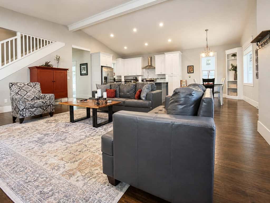 Spacious CDA Getaway | Fire Pit, BBQ & Backyard