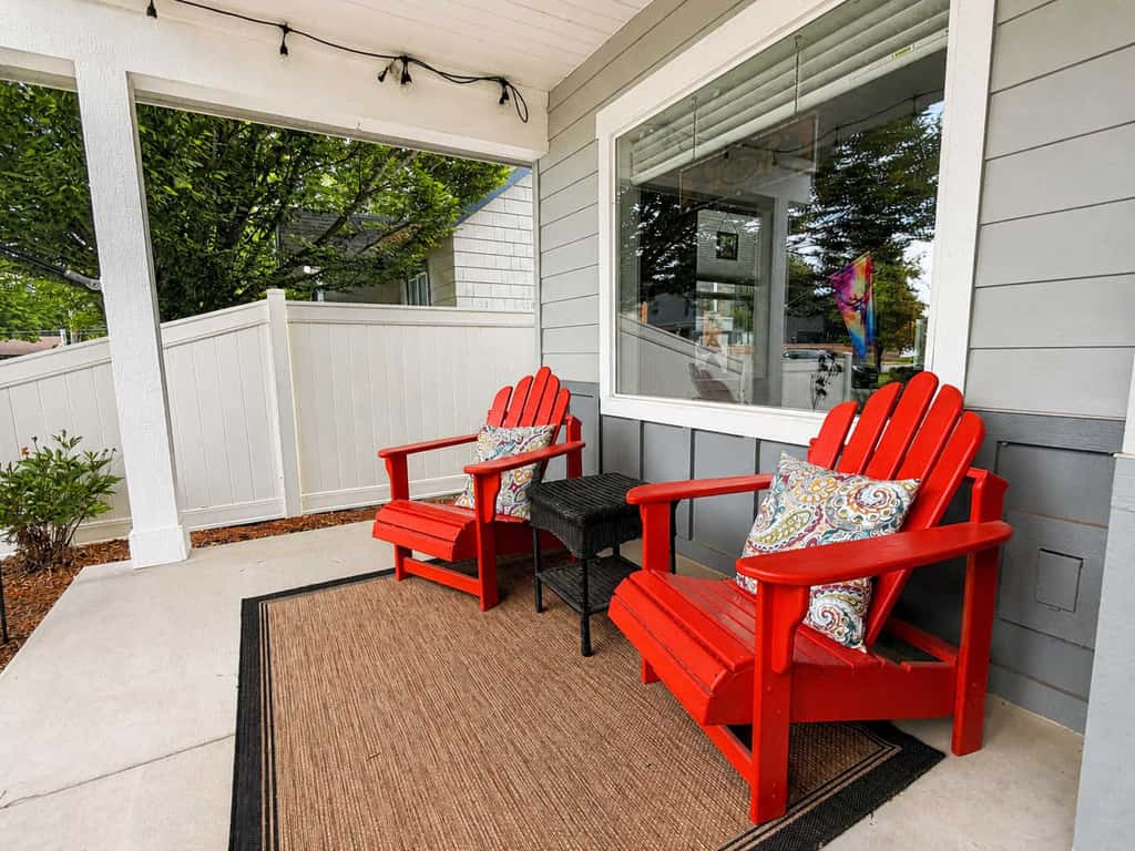 Spacious CDA Getaway | Fire Pit, BBQ & Backyard
