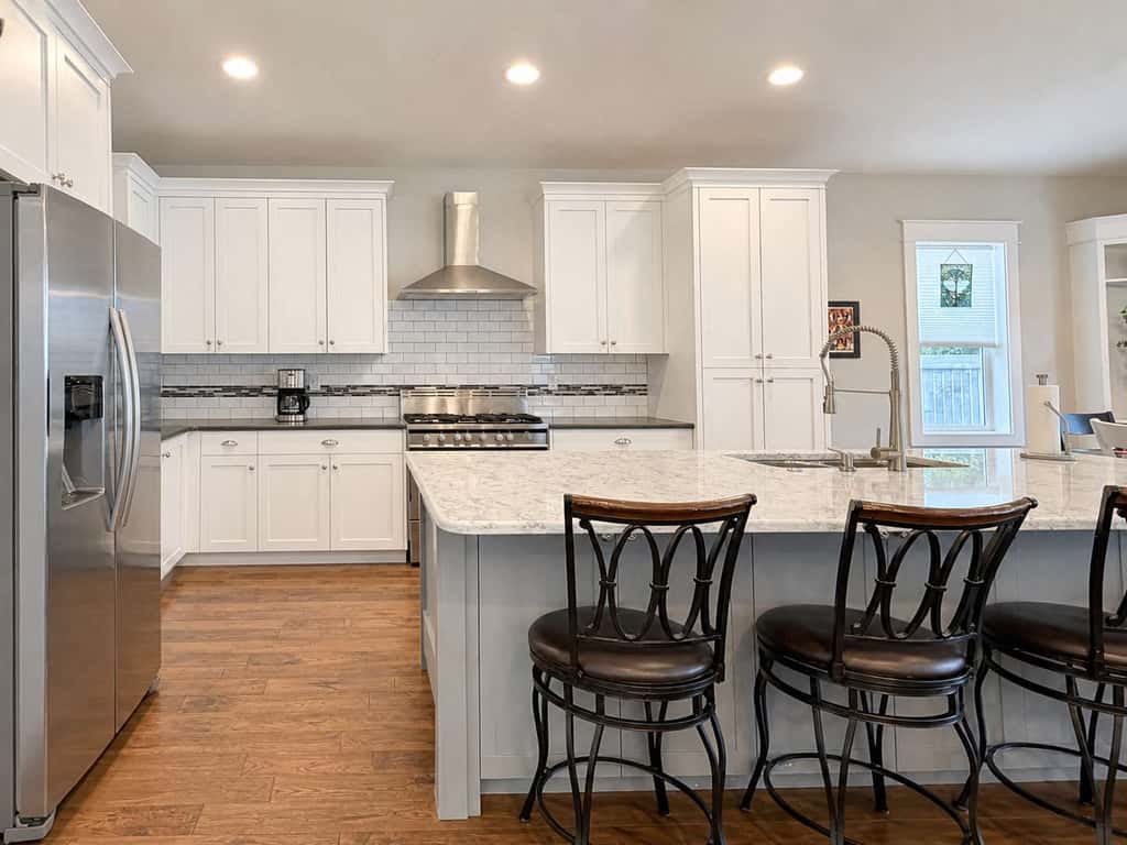 Spacious CDA Getaway | Fire Pit, BBQ & Backyard