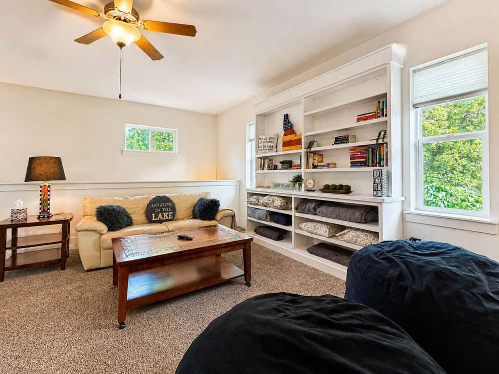 Spacious CDA Getaway | Fire Pit, BBQ & Backyard