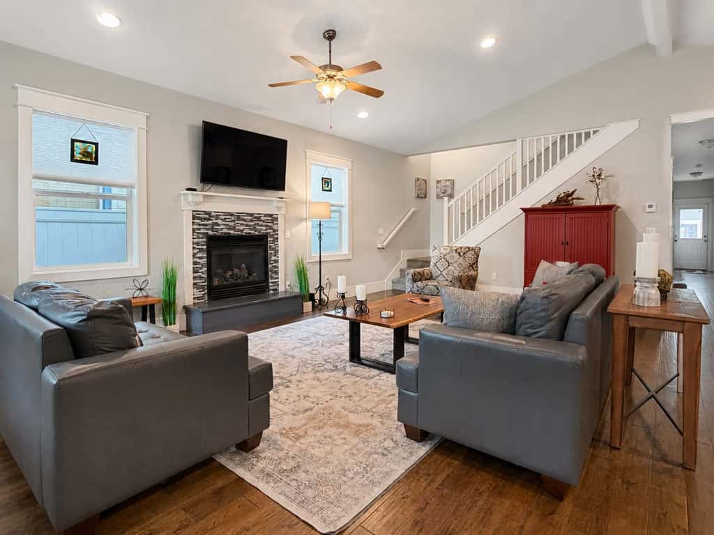 Spacious CDA Getaway | Fire Pit, BBQ & Backyard