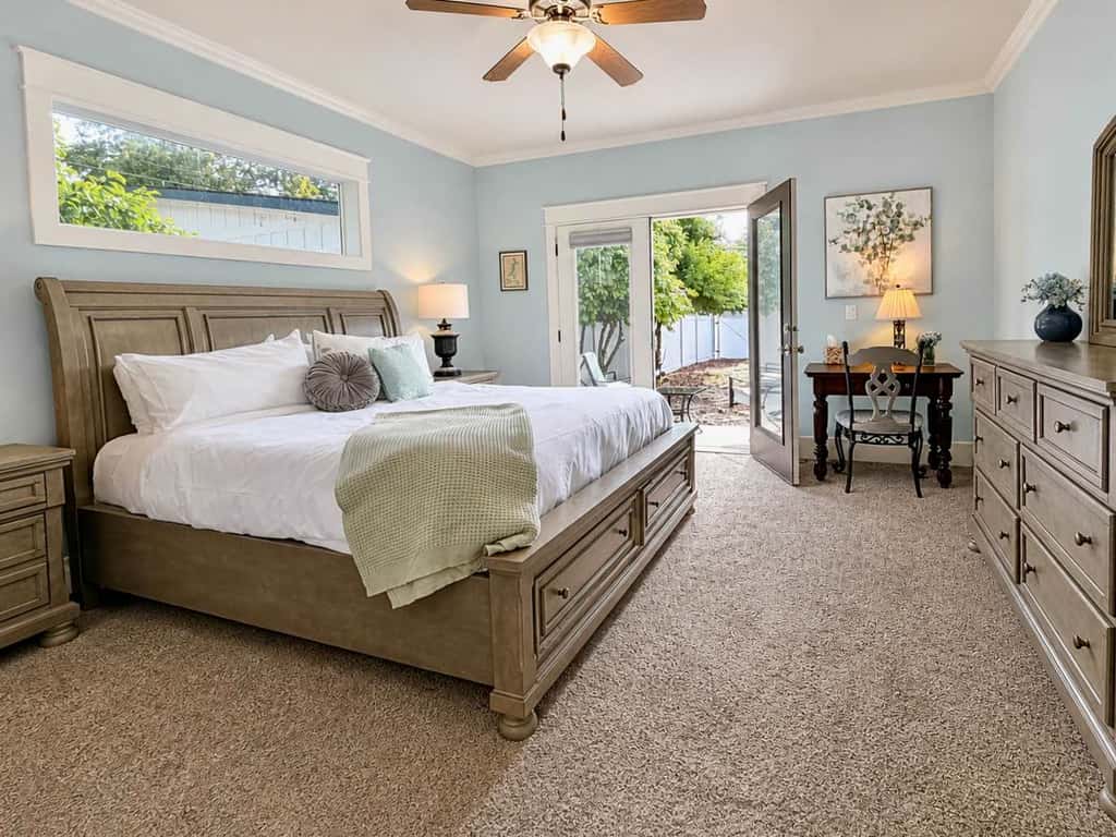 Spacious CDA Getaway | Fire Pit, BBQ & Backyard