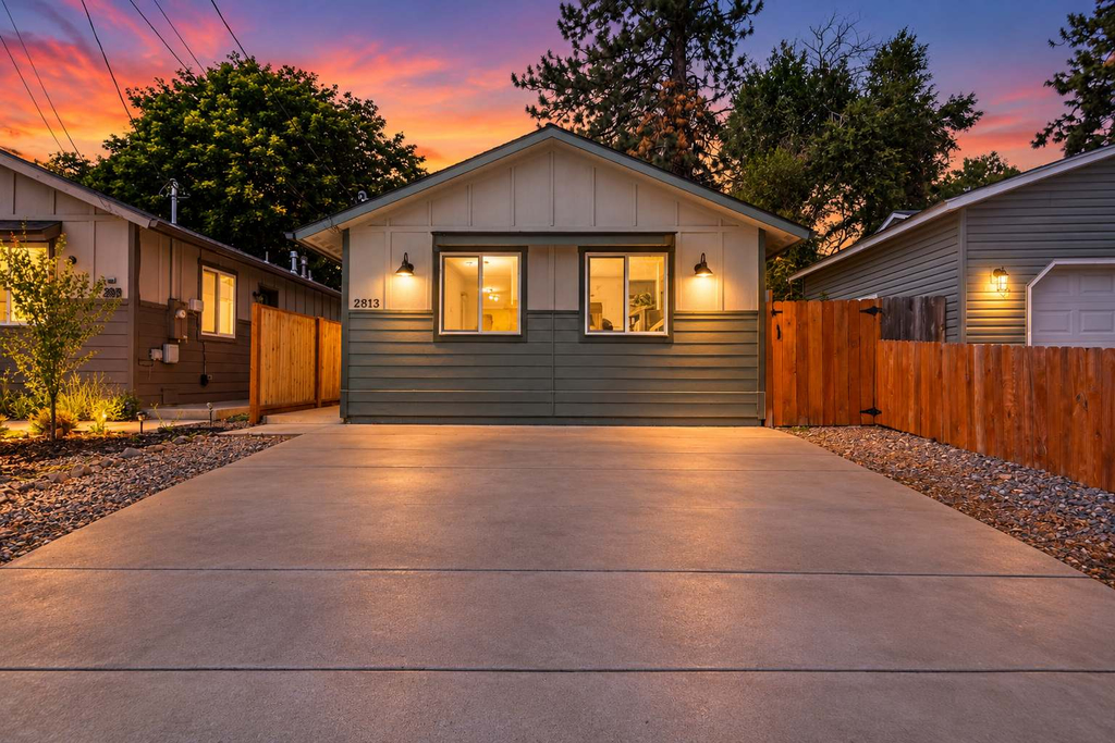 Serene North CDA Home, Private Yard & Fire Pit