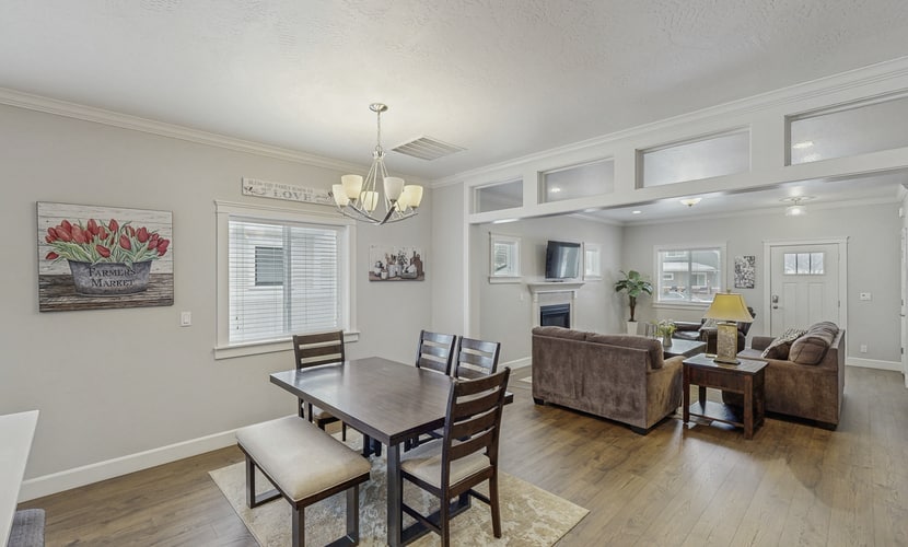 Enjoy a comfortable stay in this modern 3-bedroom, 3-bathroom single-level home in Midtown Coeur d’Alene. The open-concept space features a fully equipped kitchen, cozy living room with a gas fireplace and Smart TV, plus a private backyard with BBQ. Set in a quiet neighborhood near downtown, cafés, shops, and the lakefront. With a private 2-car garage, central AC, and in-home laundry, it’s a great home base for your Coeur d’Alene getaway!