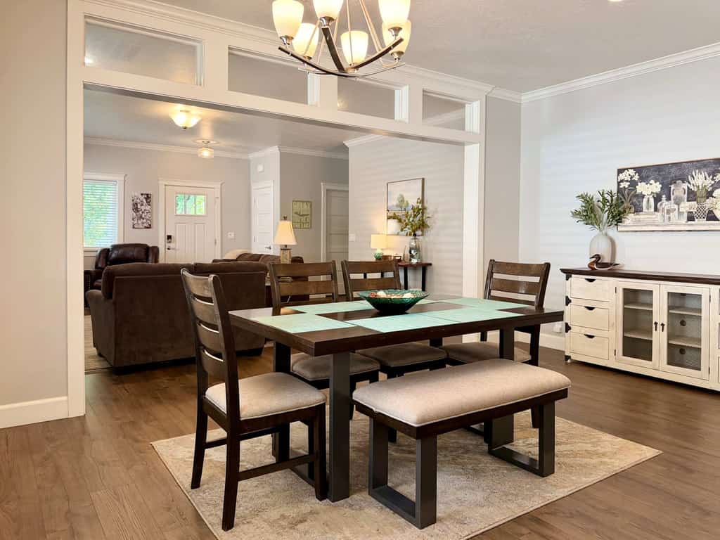 Enjoy a comfortable stay in this modern 3-bedroom, 3-bathroom single-level home in Midtown Coeur d’Alene. The open-concept space features a fully equipped kitchen, cozy living room with a gas fireplace and Smart TV, plus a private backyard with BBQ. Set in a quiet neighborhood near downtown, cafés, shops, and the lakefront. With a private 2-car garage, central AC, and in-home laundry, it’s a great home base for your Coeur d’Alene getaway!