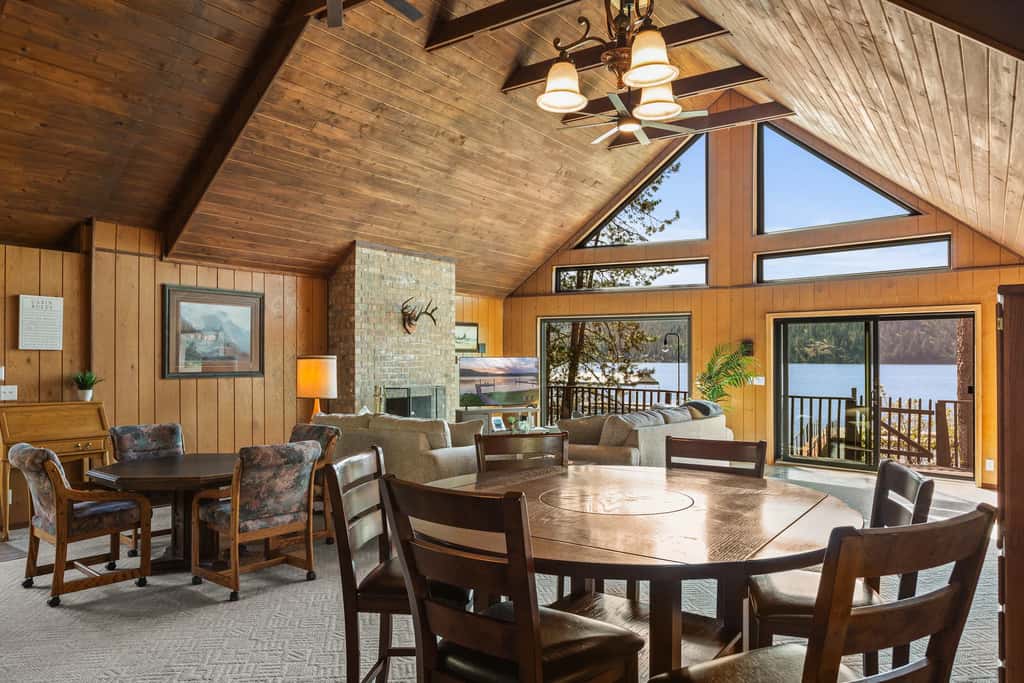Cozy Lakefront Cabin | Private Dock, Kayaks & BBQ