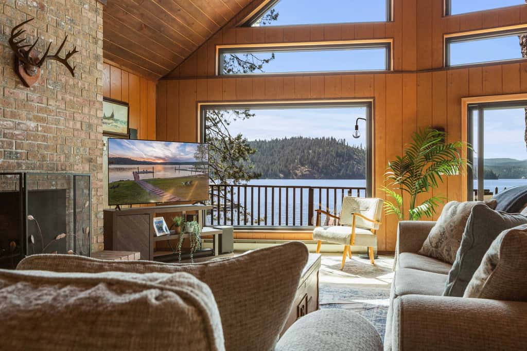 Cozy Lakefront Cabin | Private Dock, Kayaks & BBQ