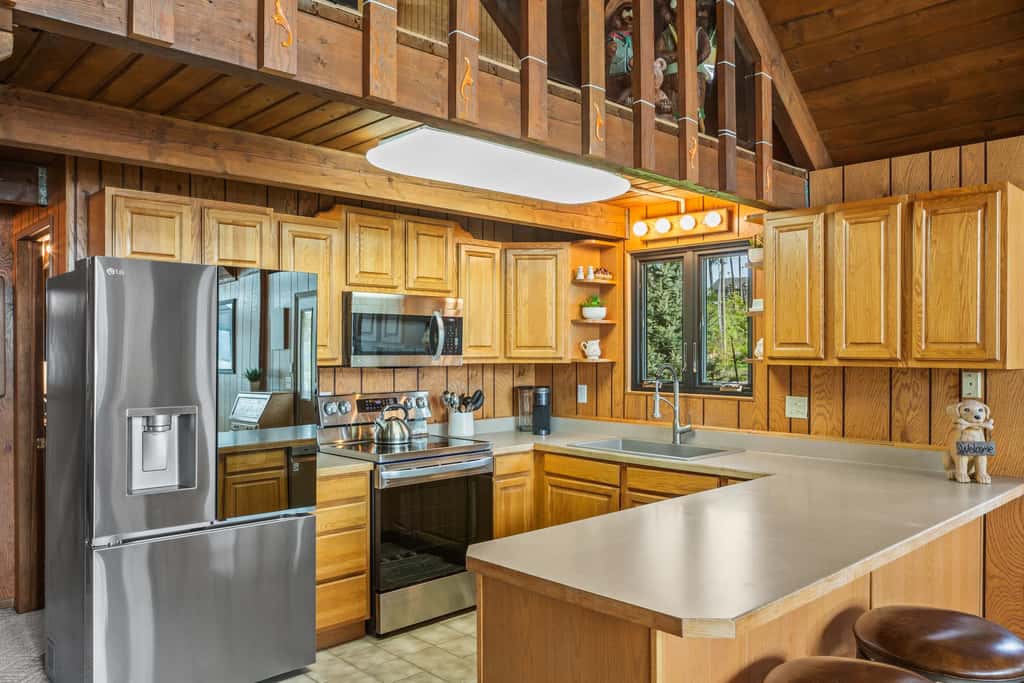 Cozy Lakefront Cabin | Private Dock, Kayaks & BBQ