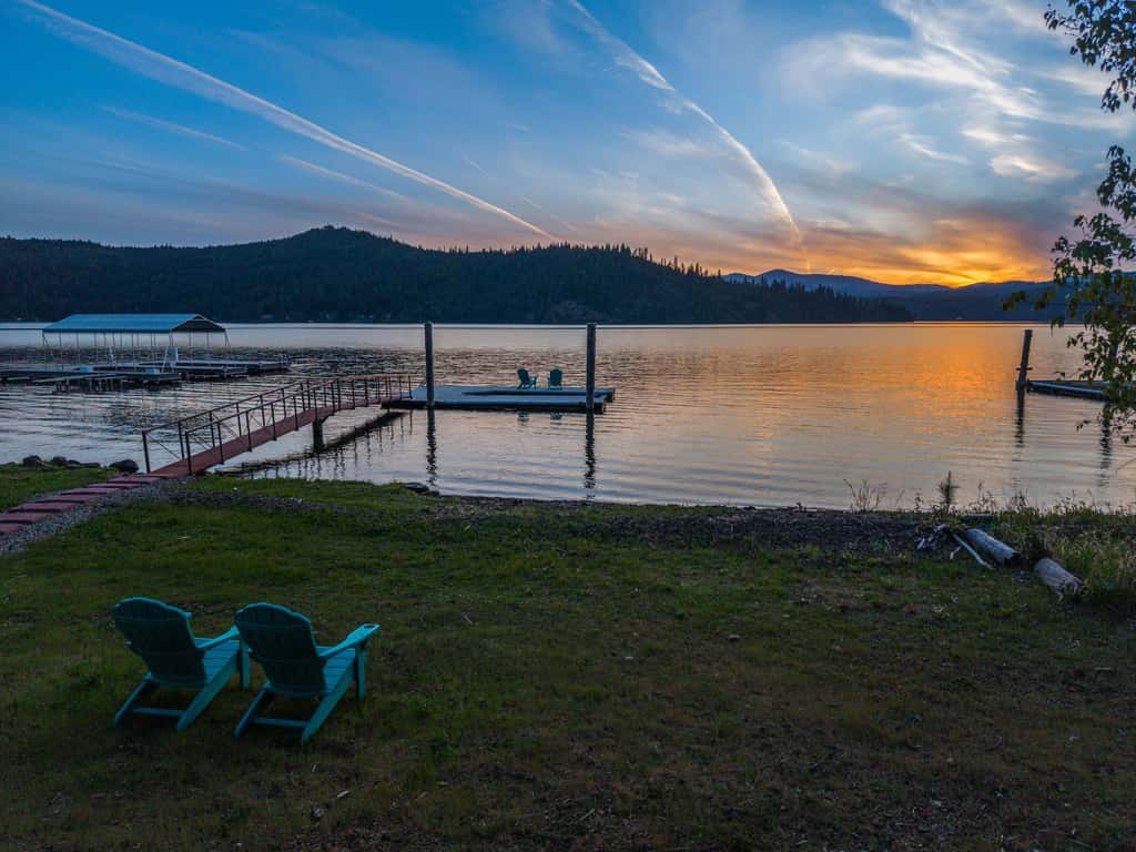 Cozy Lakefront Cabin | Private Dock, Kayaks & BBQ