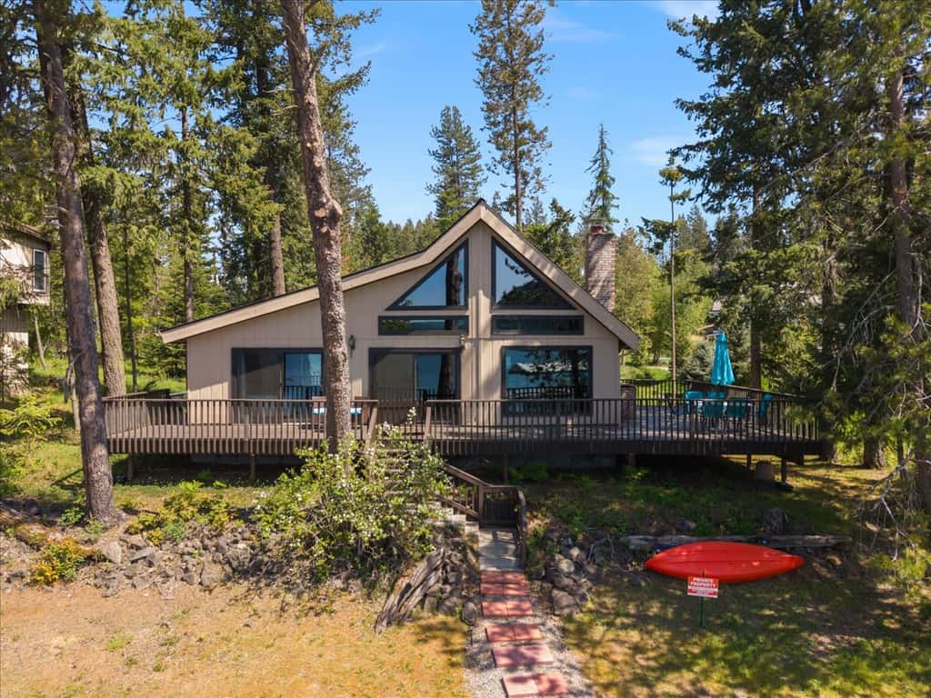 Cozy Lakefront Cabin | Private Dock, Kayaks & BBQ