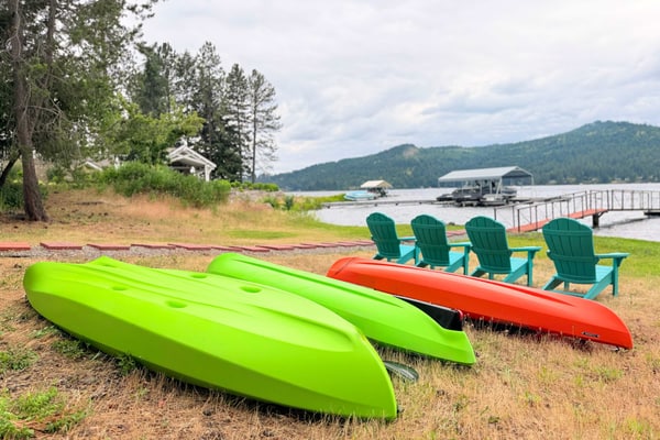Tucked among the trees along the western shore of Lake Coeur d’Alene, this private cabin offers a true escape from the everyday. The 4-bedroom, 2-bathroom home accommodates up to 8 guests, with plenty of space to gather, unwind, and enjoy the lake. Spend your days kayaking from the private dock, relaxing on the deck, or enjoying a meal outdoors before settling in for a cozy evening by the fireplace.