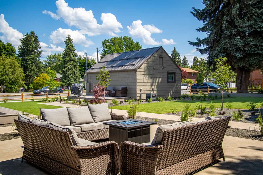 Unwind in this charming, single-level home in the heart of downtown Coeur d’Alene. Enjoy a comfortable king bedroom, full kitchen, cozy living area, in-home washer/dryer, and dedicated parking. Relax outside on the deck or gather around the fire table. Walk to Lake Coeur d’Alene, McEuen Park, Tubbs Hill, Sherman Ave, restaurants, shops, and the waterfront.