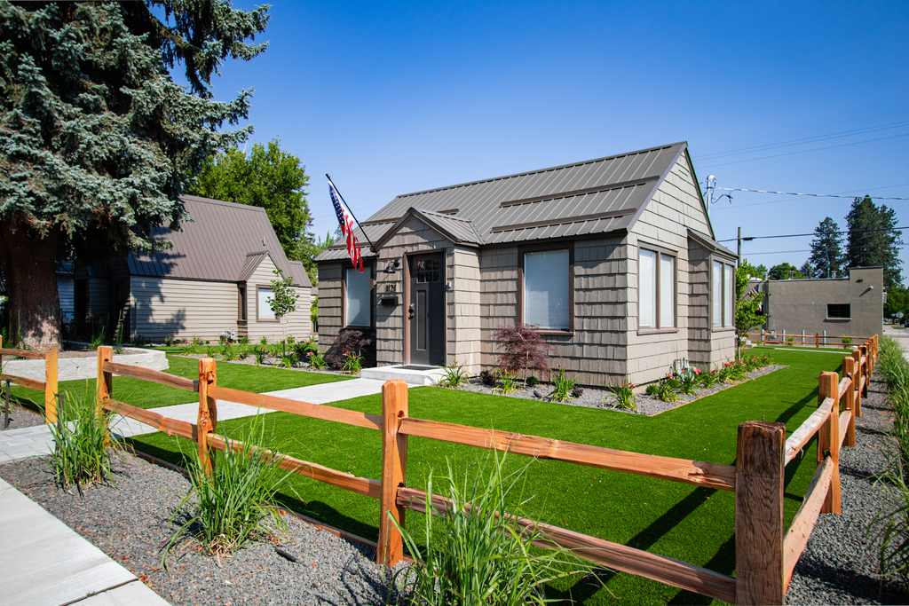 Charming CDA Getaway | Downtown, BBQ & Cozy Yard