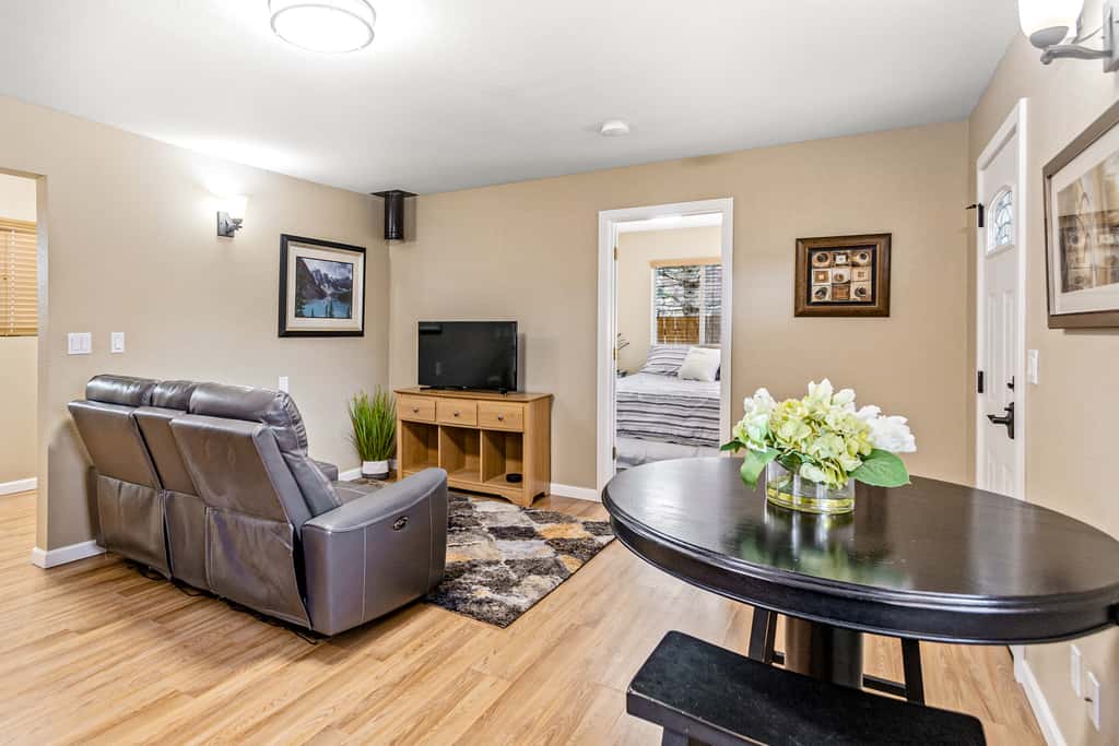 Charming Cozy Bungalow | Private Yard & BBQ Grill