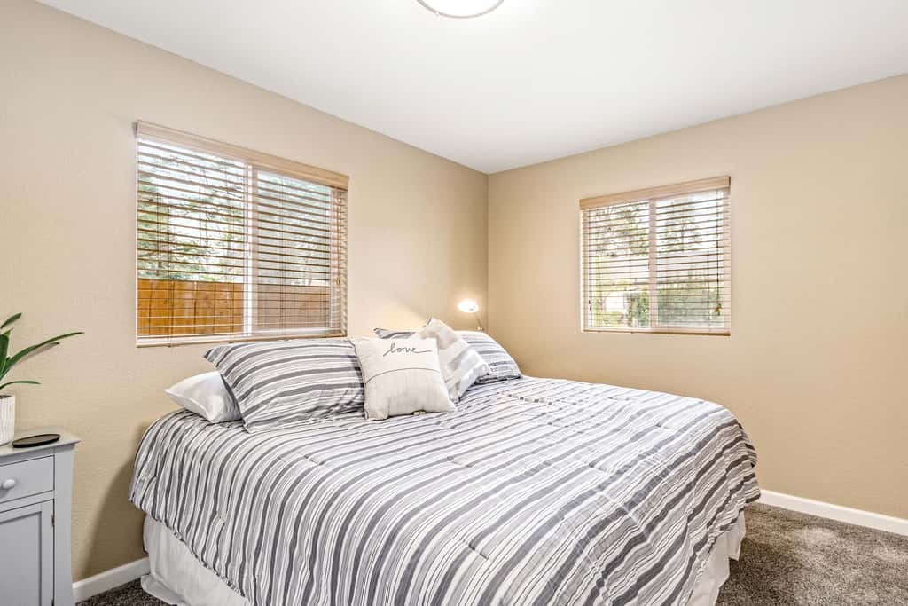 Charming Cozy Bungalow | Private Yard & BBQ Grill