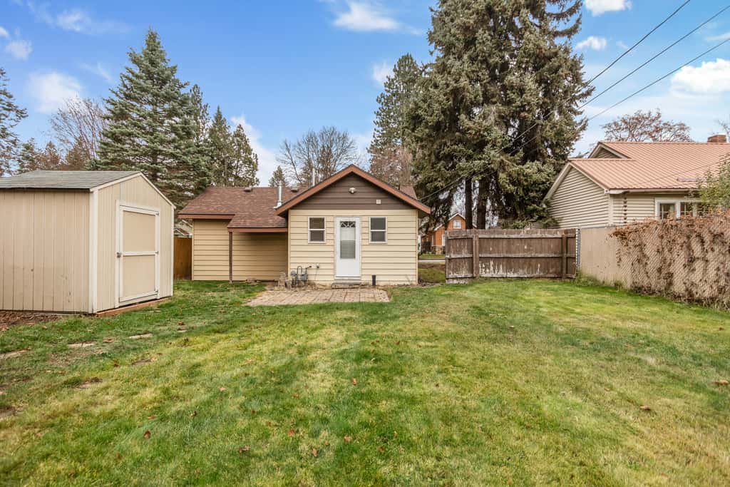 Charming Cozy Bungalow | Private Yard & BBQ Grill
