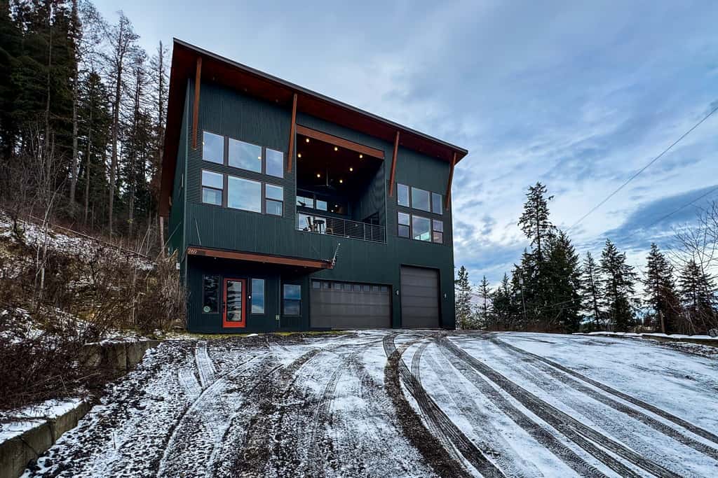 Unwind at Spokane River Retreat