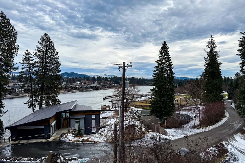 Unwind at Spokane River Retreat
