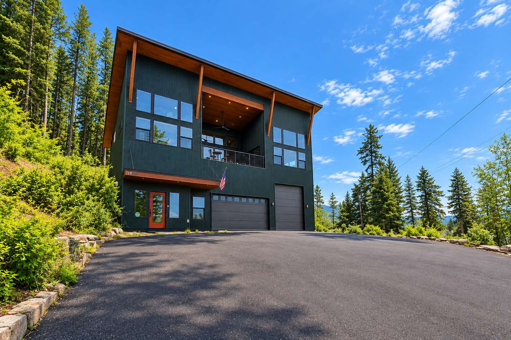 Unwind at Spokane River Retreat