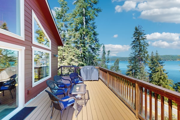 Unwind in a spacious lakeside retreat overlooking stunning Lake Coeur d’Alene. This 4-bedroom, 3.5-bath home features 7 beds, breathtaking lake views, multiple levels of outdoor space, a large deck with BBQ, cozy fireplace, and comfortable gathering spaces. Enjoy a fully equipped kitchen, Wi-Fi, board games, and pet-friendly accommodations—perfect for families and friends seeking relaxation and adventure in beautiful North Idaho.