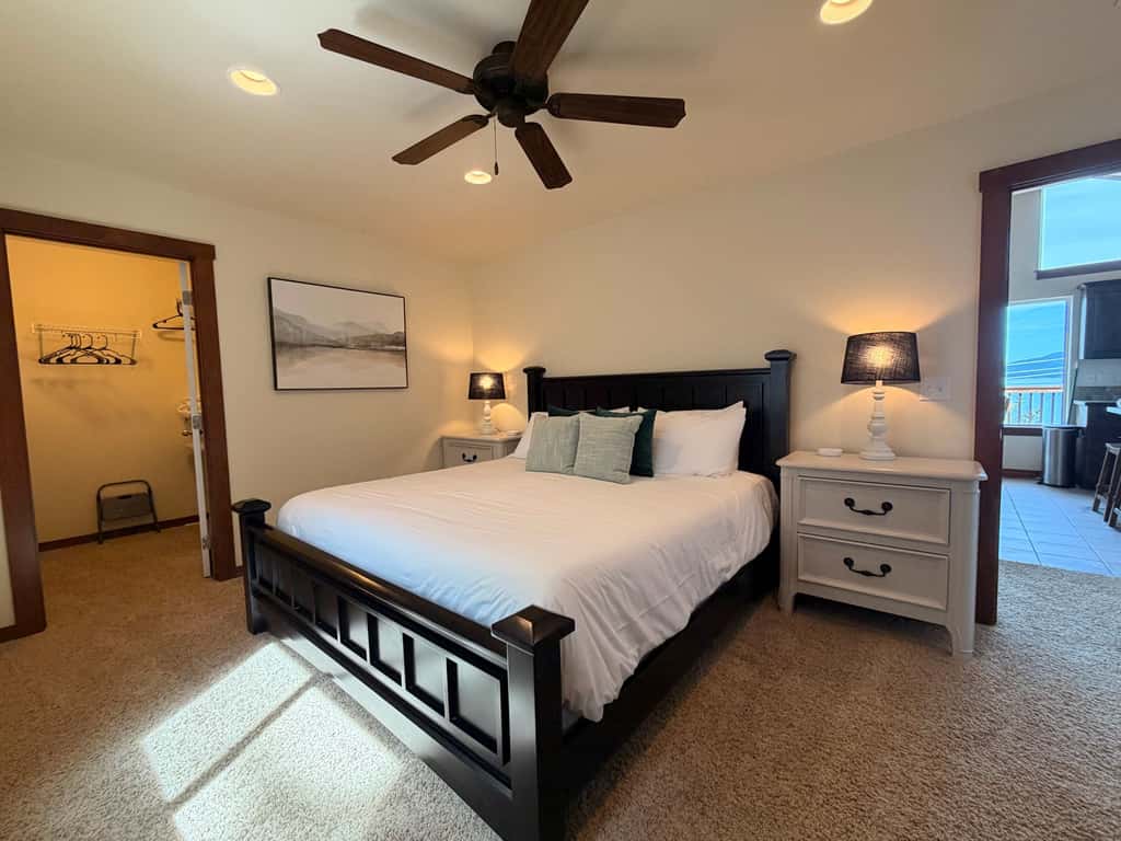 Cozy Lakeview Haven | Spacious Deck & BBQ
