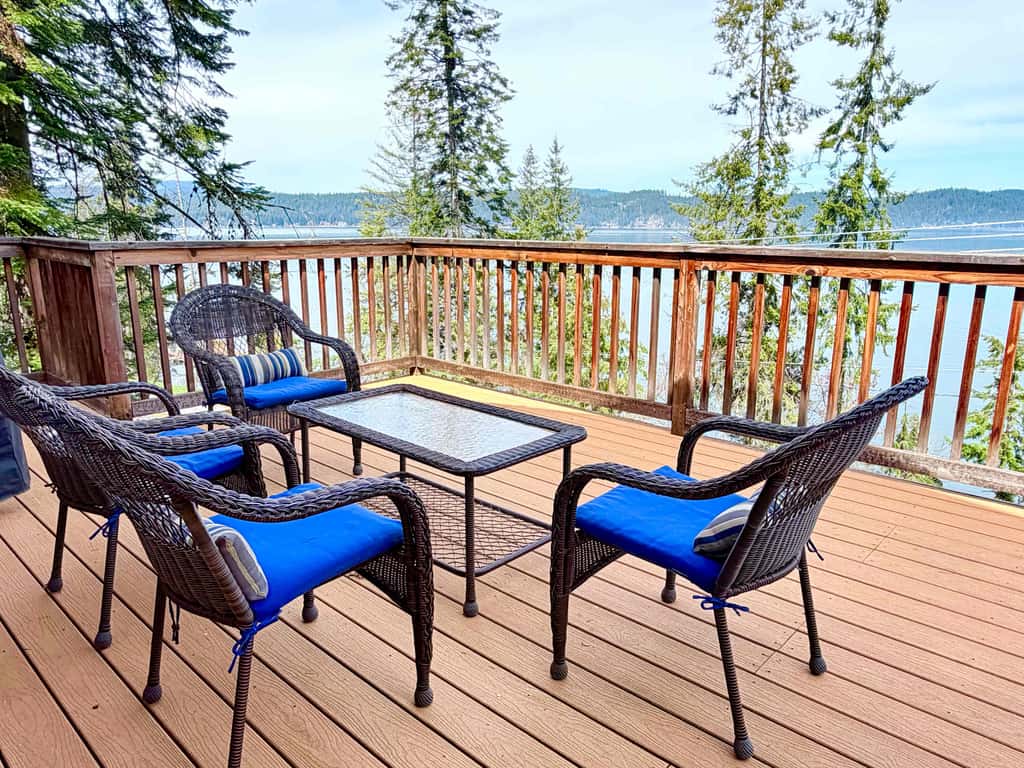 Cozy Lakeview Haven | Spacious Deck & BBQ