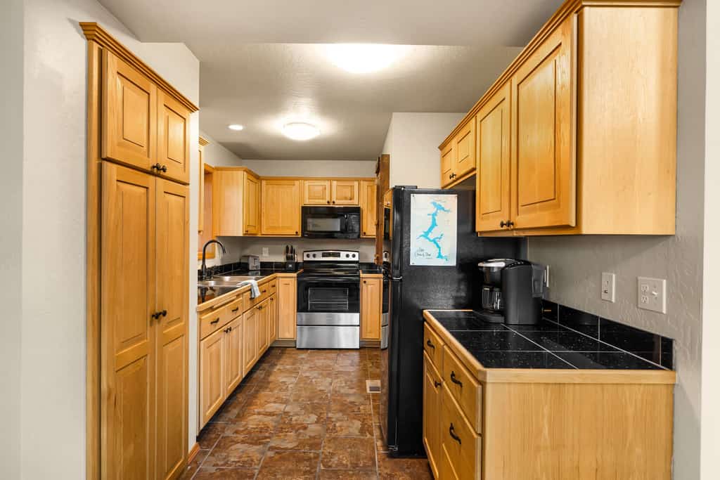 Escape to a peaceful lakefront getaway in this cozy 2-bedroom, 1.5-bathroom cabin on Lake Coeur d’Alene. Sleeping up to 8 guests, the cabin features beautiful lake views, a private dock, deep-water access, a spacious deck, fire pit, and BBQ grill. Enjoy swimming, fishing, boating, or relaxing by the water. Located in the quiet Beauty Bay area, it’s the perfect spot to unplug and enjoy North Idaho.