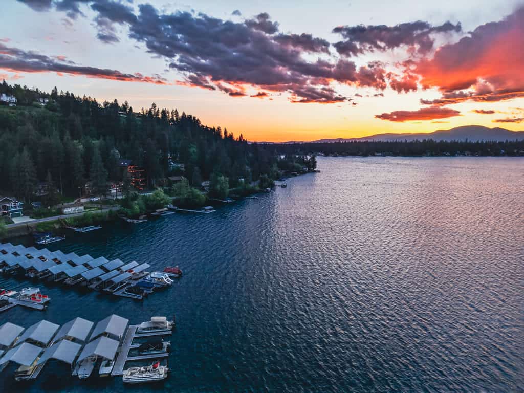 Lake days, star-filled nights, and room for the whole crew. Welcome to your 6-bedroom, 6-bath sanctuary right on Hayden Lake.
