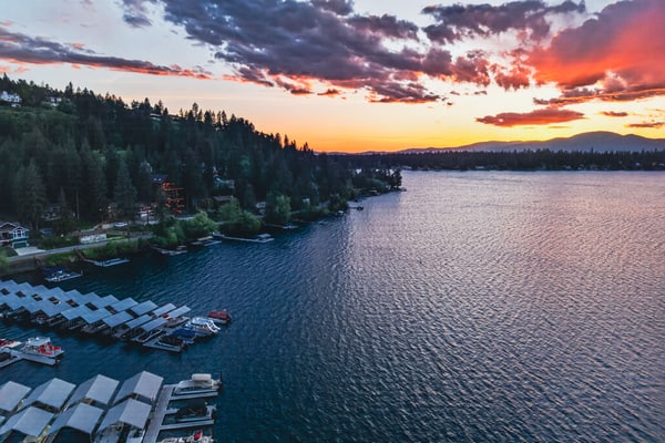 Lake days, star-filled nights, and room for the whole crew. Welcome to your 6-bedroom, 6-bath sanctuary right on Hayden Lake.