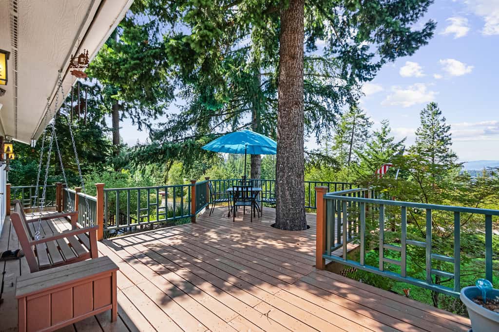 Hayden Getaway | Panoramic Views & Private Decks