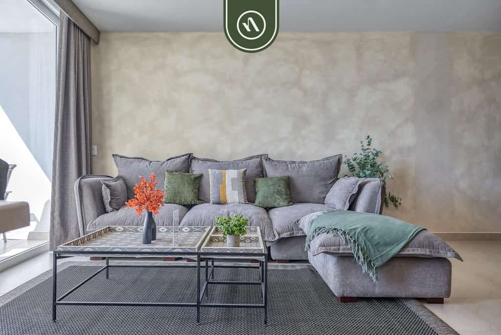 Luxury 2 BR Condo Near Beaches - Pools - Gym