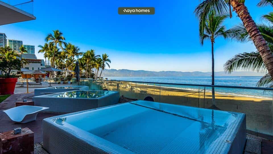 Beachfront 3BR/3BA Icon PV, pool, gym, ocean views