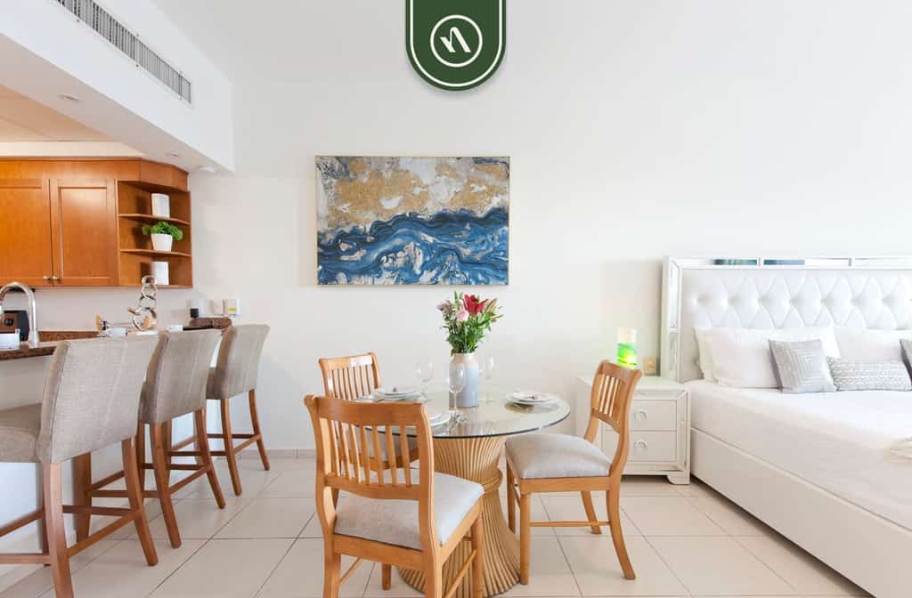 Playa Royale Tower 1 1133 | 1BR Nuevo Vallarta | Beach, pool & WiFi