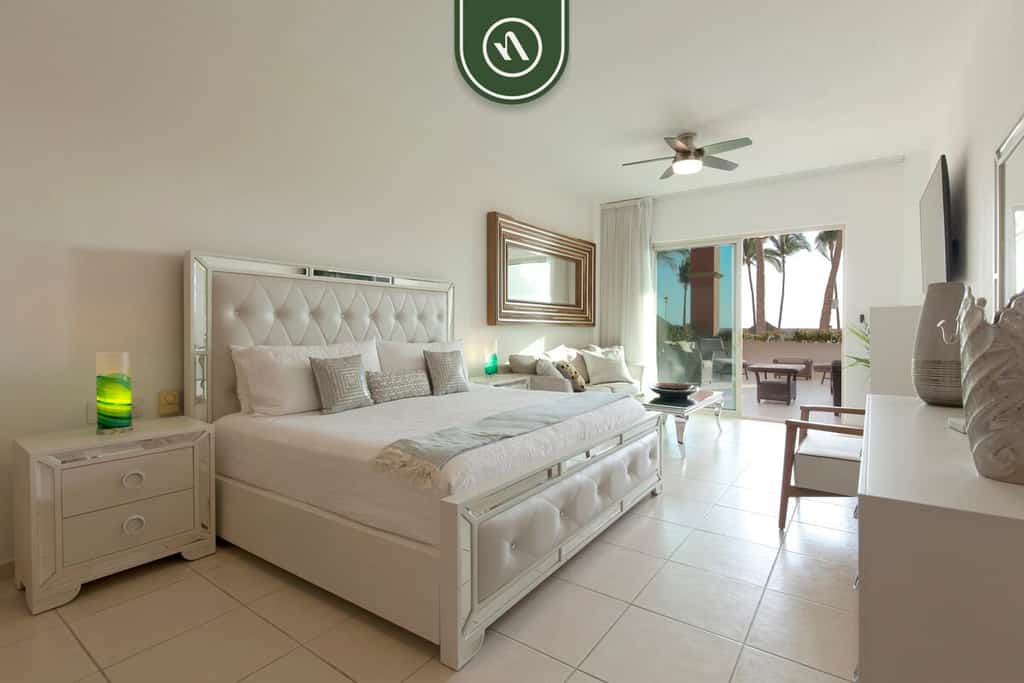 Playa Royale Tower 1 1133 | 1BR Nuevo Vallarta | Beach, pool & WiFi