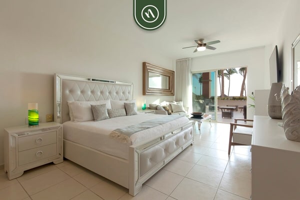 Playa Royale Tower 1 1133 | 1BR Nuevo Vallarta | Beach, pool & WiFi