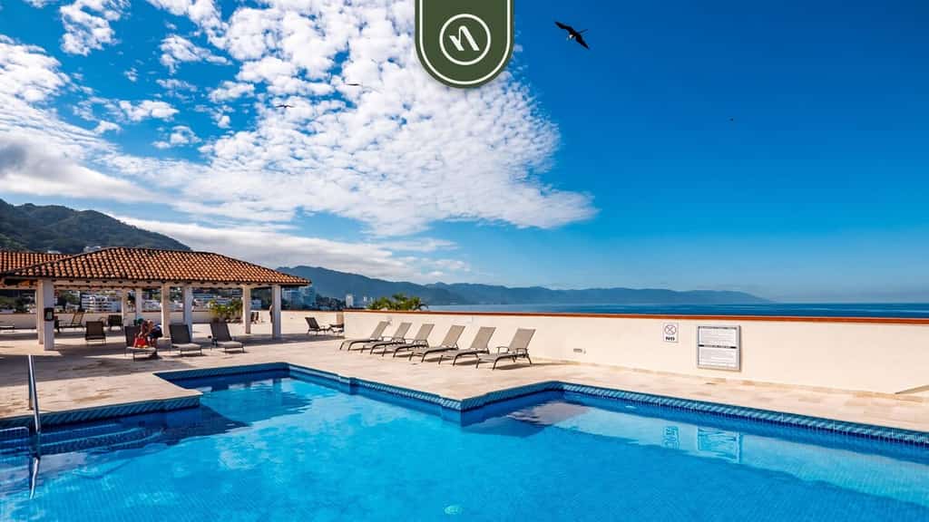 2BR Ocean-View Condo in Zona Romántica | Pool & Patio