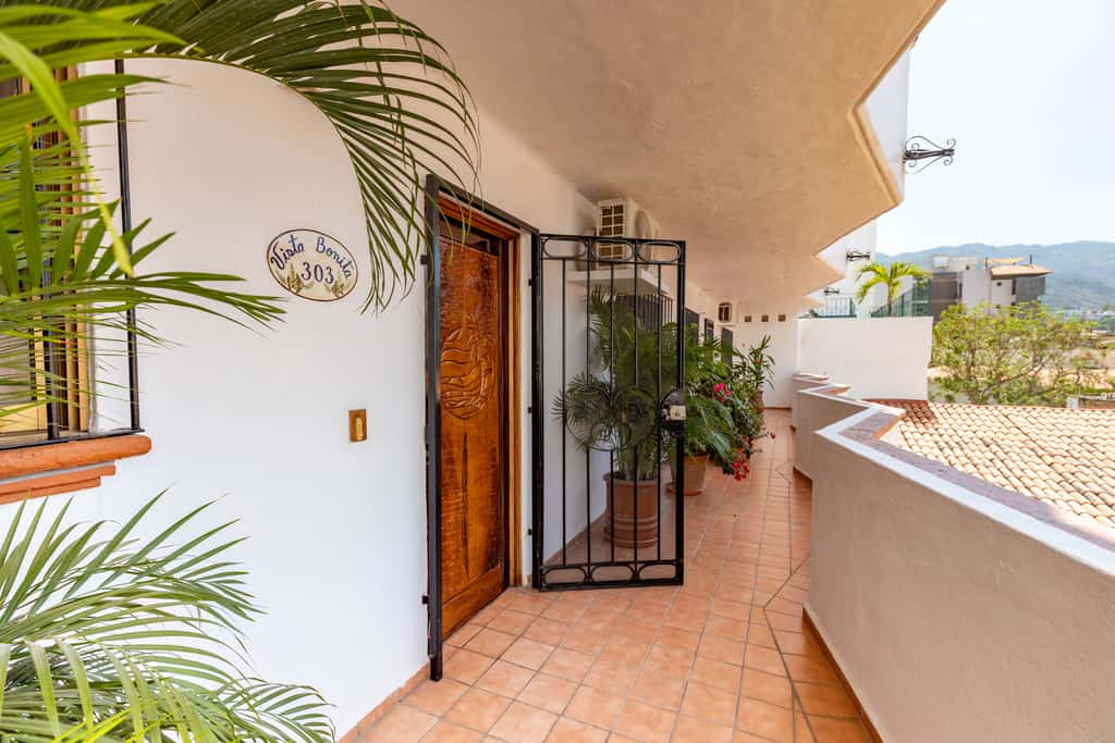 303 Vista del Sol