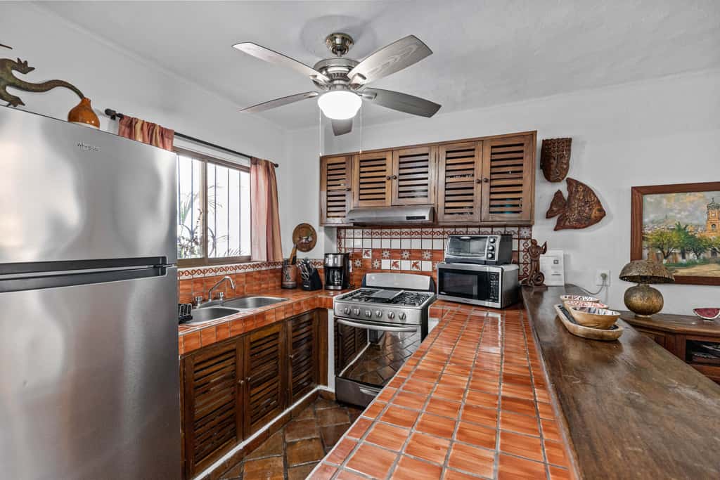 303 Vista del Sol