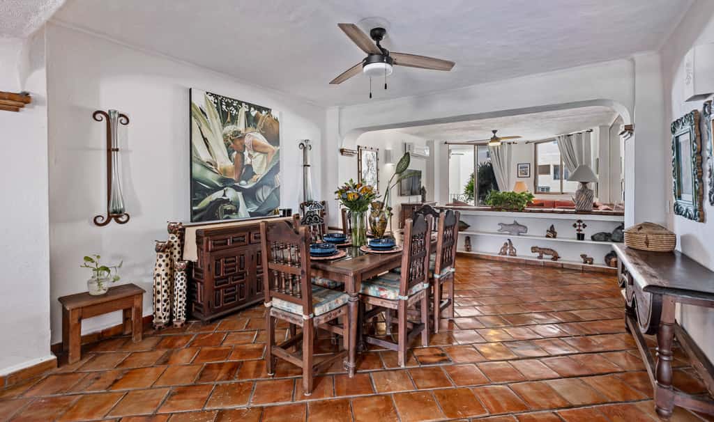 303 Vista del Sol