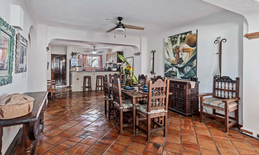 303 Vista del Sol