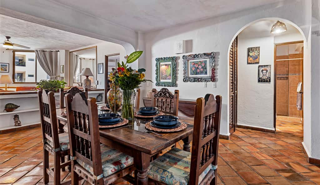 303 Vista del Sol
