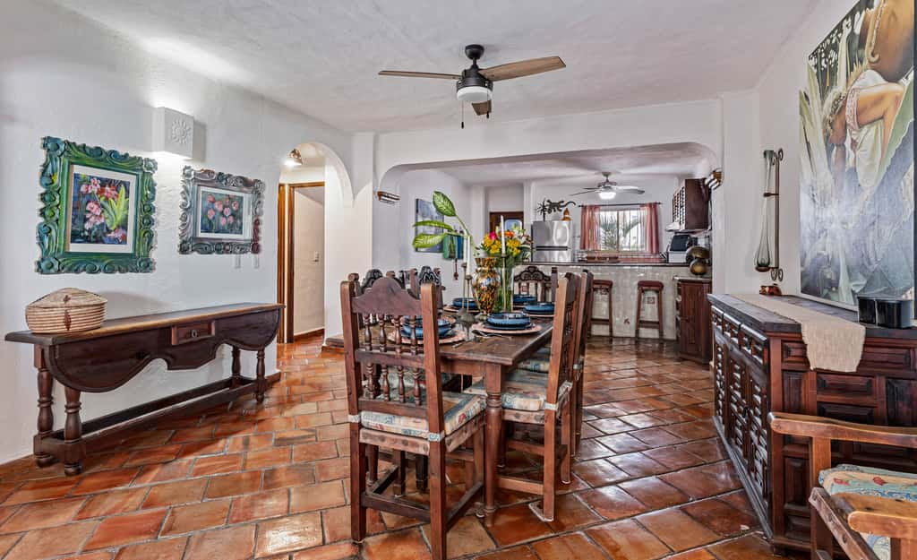 303 Vista del Sol