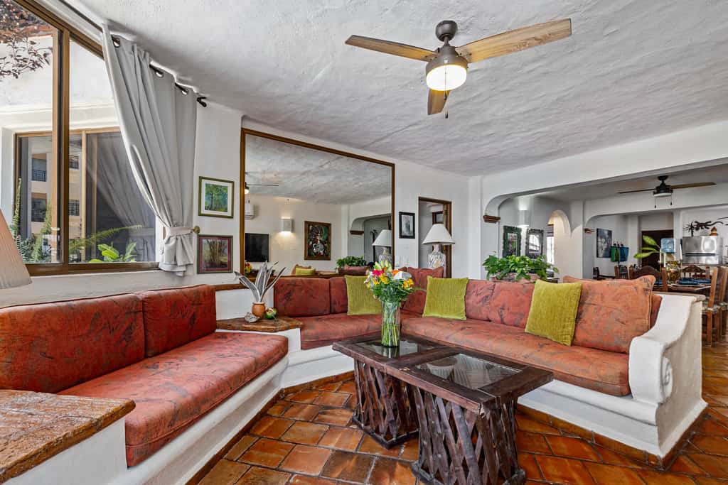 303 Vista del Sol